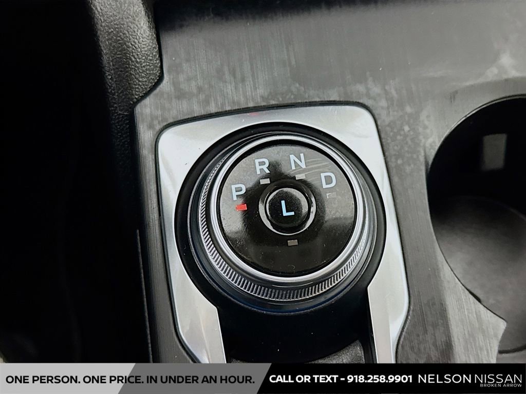 Used 2022 Ford Escape SE w/ SE Sport Appearance Package image 17