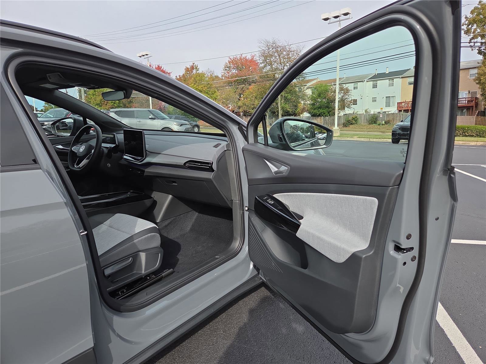 New 2025 Volkswagen ID.4 Pro image 27