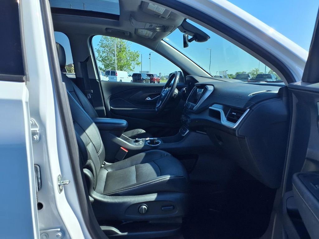 Used 2022 GMC Terrain SLT w/ Tech Package FWD image 31
