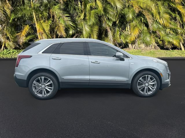 Used 2025 Cadillac XT5 Premium Luxury w/ Technology Package FWD image 3