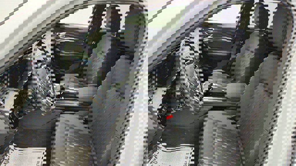 Used 2024 Audi Q8 e-tron Premium Plus image 21