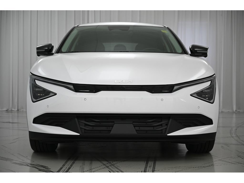 New 2025 Kia EV6 Light w/ Light LR Technology Package image 3