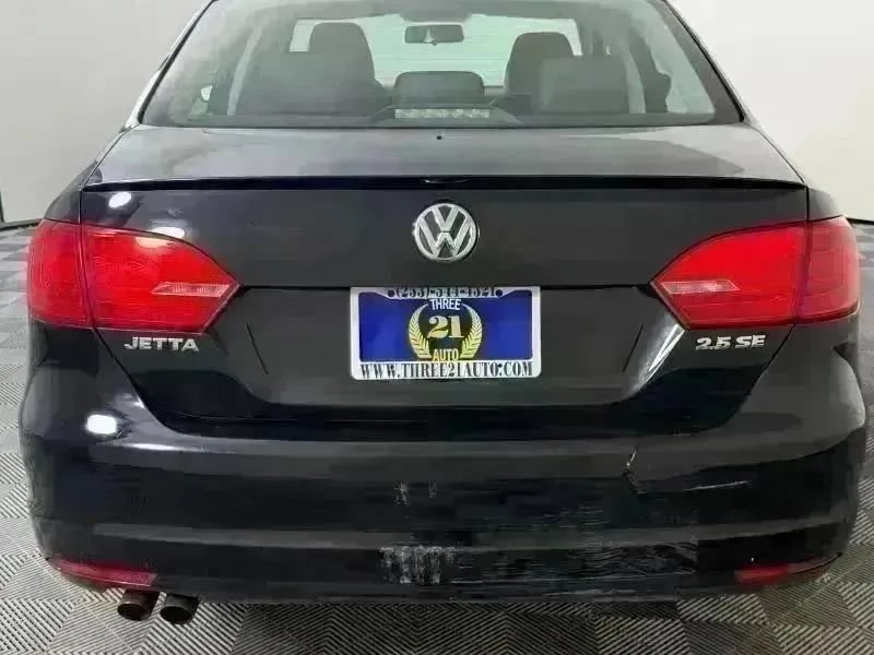 Used 2012 Volkswagen Jetta SE FWD image 19