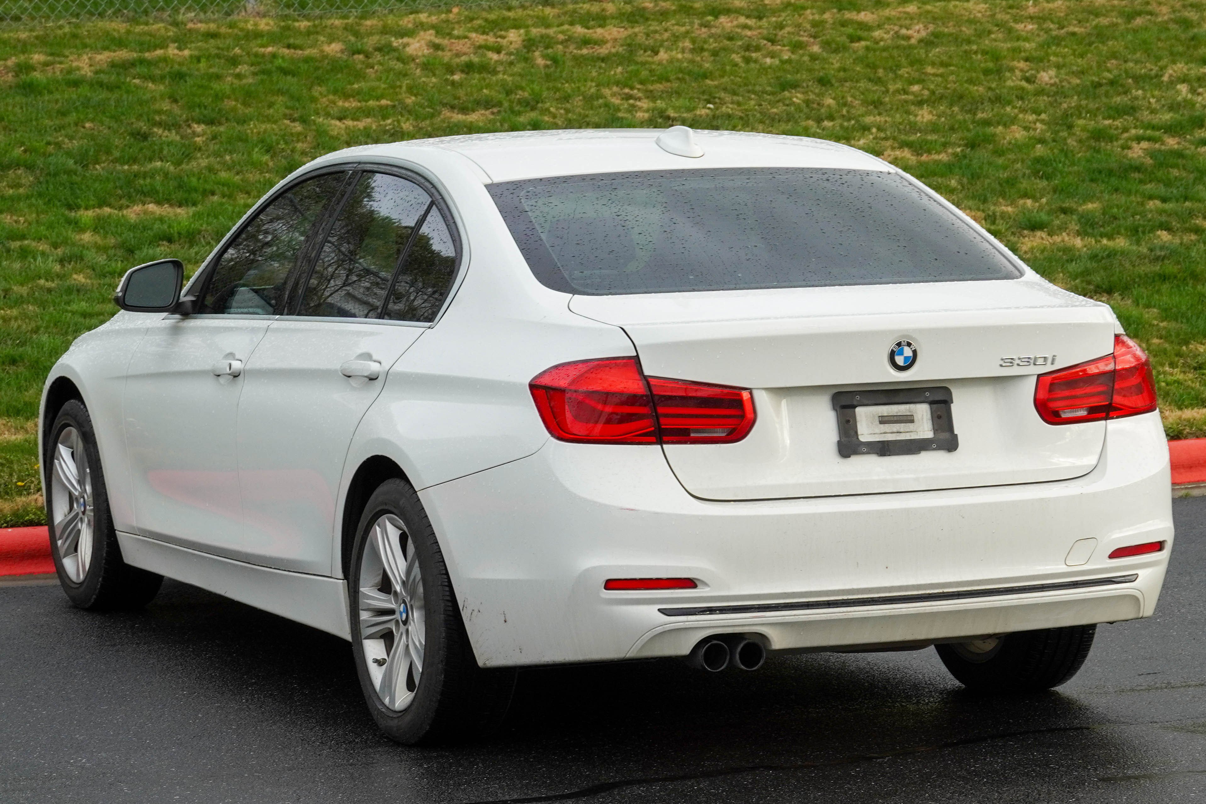 Used 2017 BMW 330i Sedan image 6