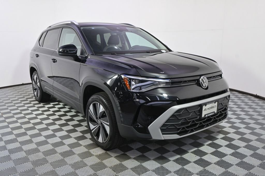 Used 2025 Volkswagen Taos SE AWD/4WD image 9