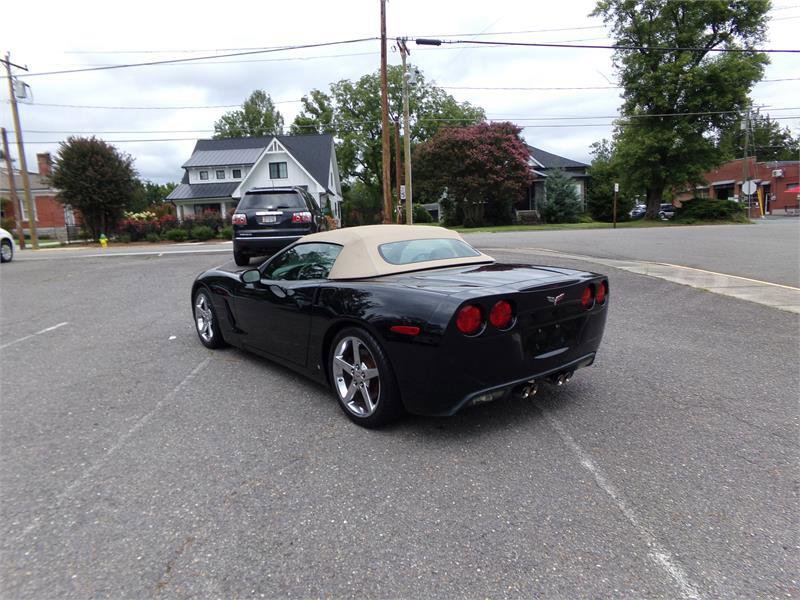 Used 2007 Chevrolet Corvette Convertible w/ Preferred Equipment Group image 4