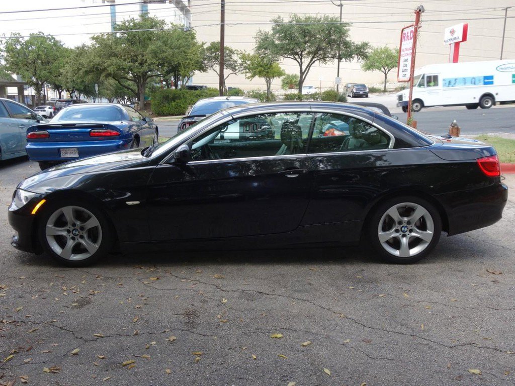 Used 2013 BMW 335i Convertible image 4