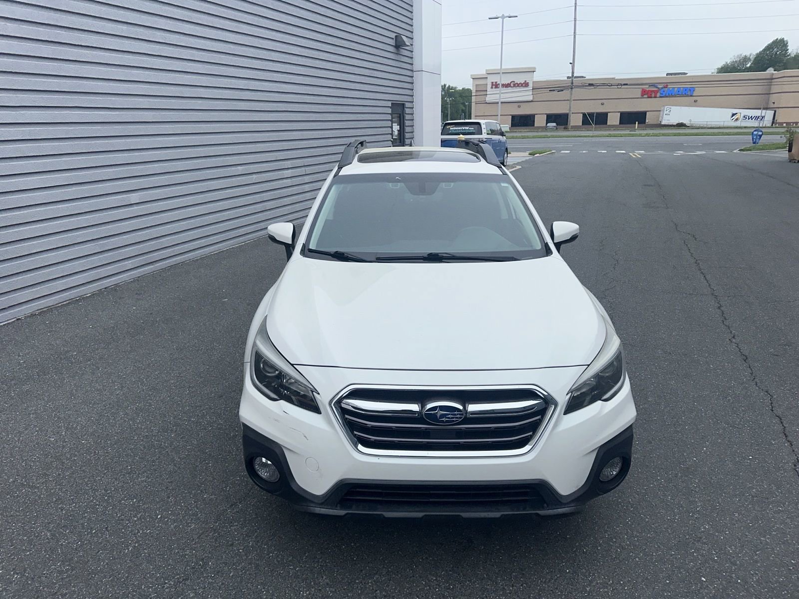 Used 2019 Subaru Outback 2.5i Premium w/ Popular Package #2 AWD/4WD image 9