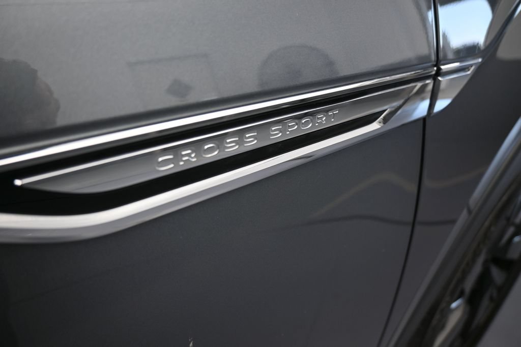 Used 2025 Volkswagen Atlas Cross Sport SE w/ Panoramic Sunroof Package FWD image 52