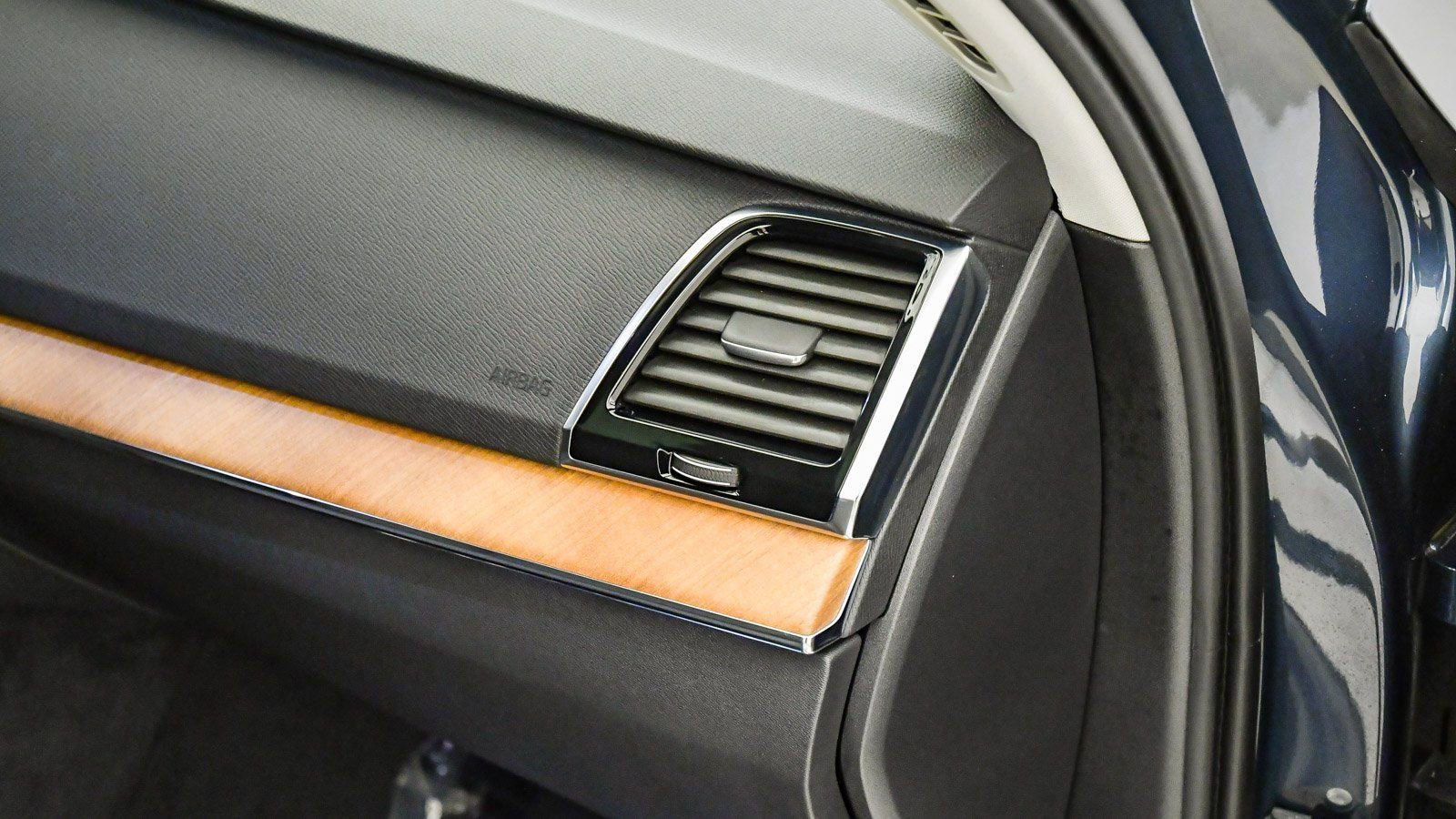 Certified 2025 Volvo XC90 B6 Ultra image 15