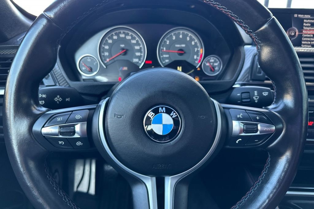 Used 2015 BMW M4 Convertible image 26