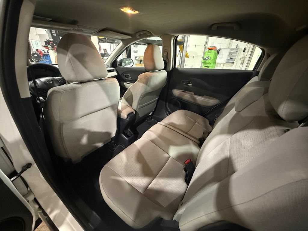 Used 2020 Honda HR-V LX image 27