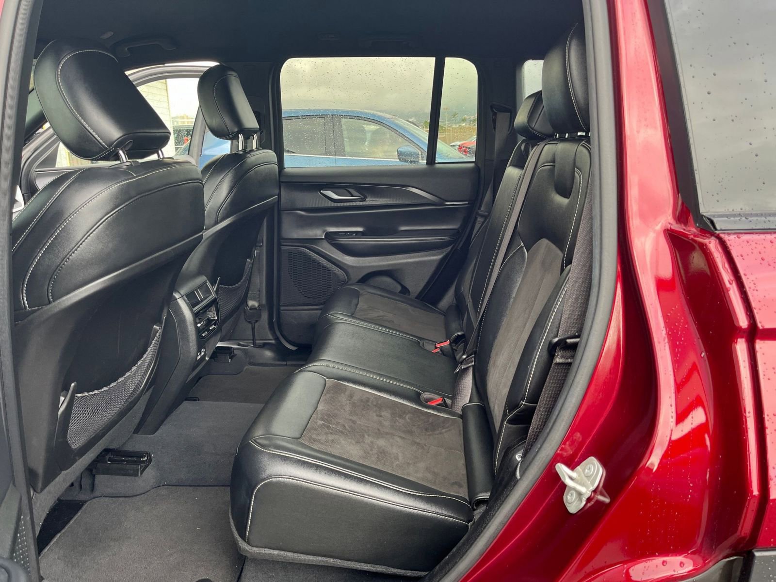 Used 2023 Jeep Grand Cherokee Altitude image 25