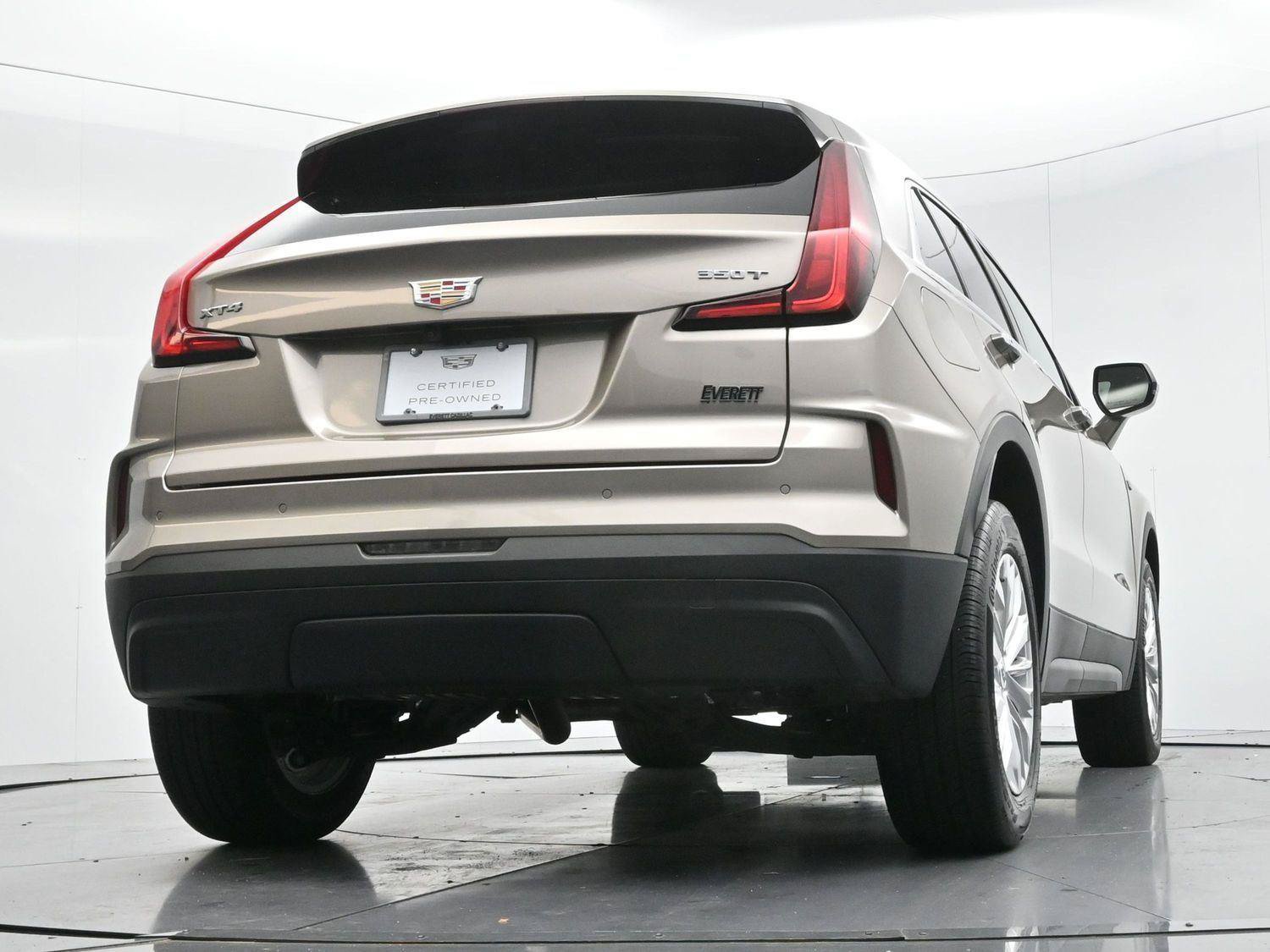 Certified 2024 Cadillac XT4 Luxury w/ Cold Weather Package FWD image 45