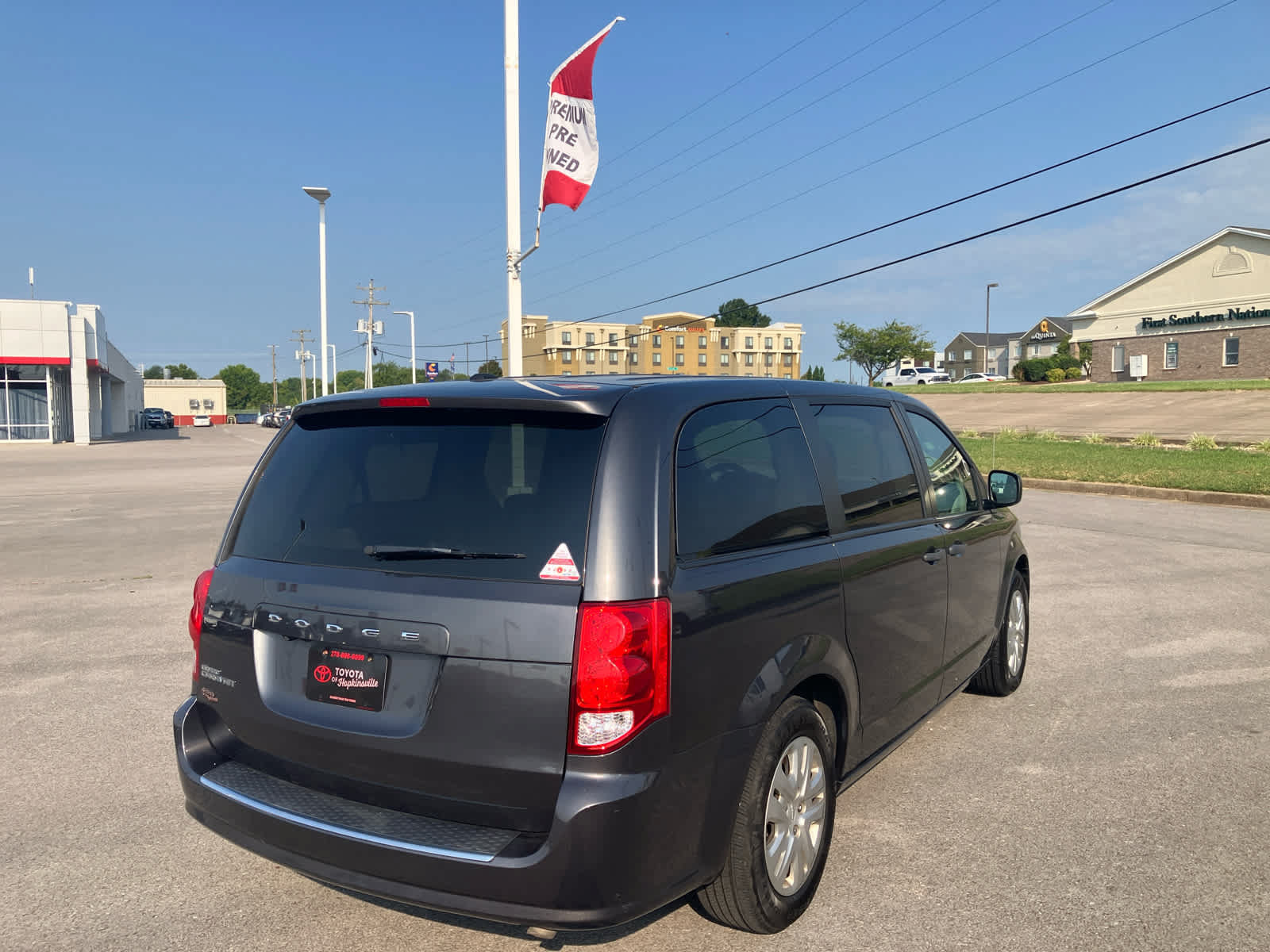 Used 2019 Dodge Grand Caravan SE FWD image 7