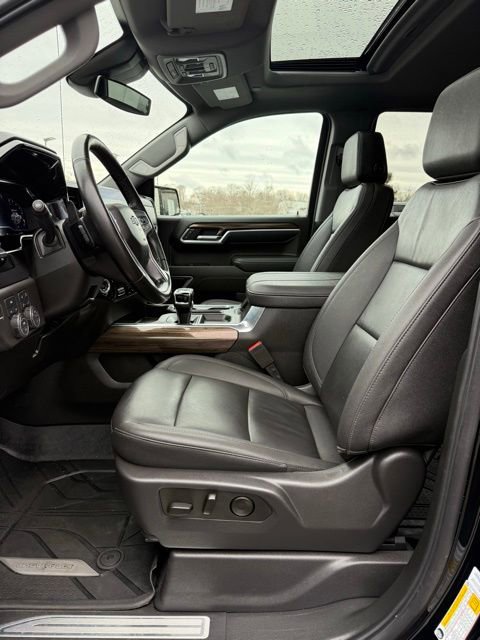 Used 2025 Chevrolet Silverado 1500 RST w/ Convenience Package II image 13