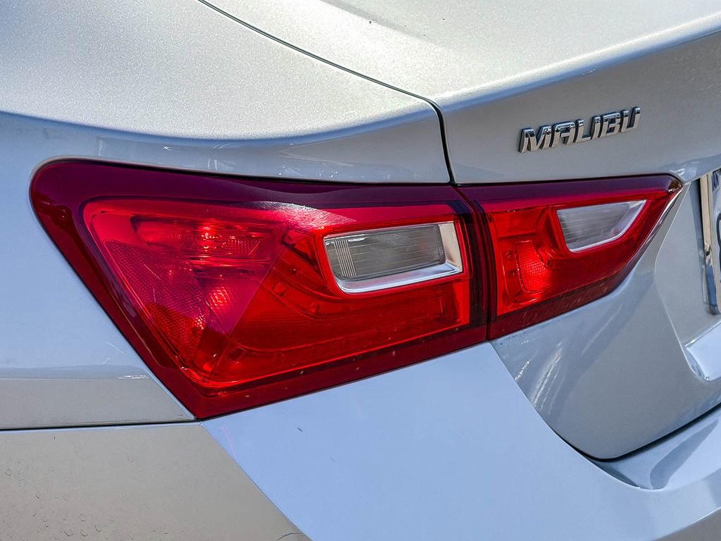 Used 2018 Chevrolet Malibu LT image 8