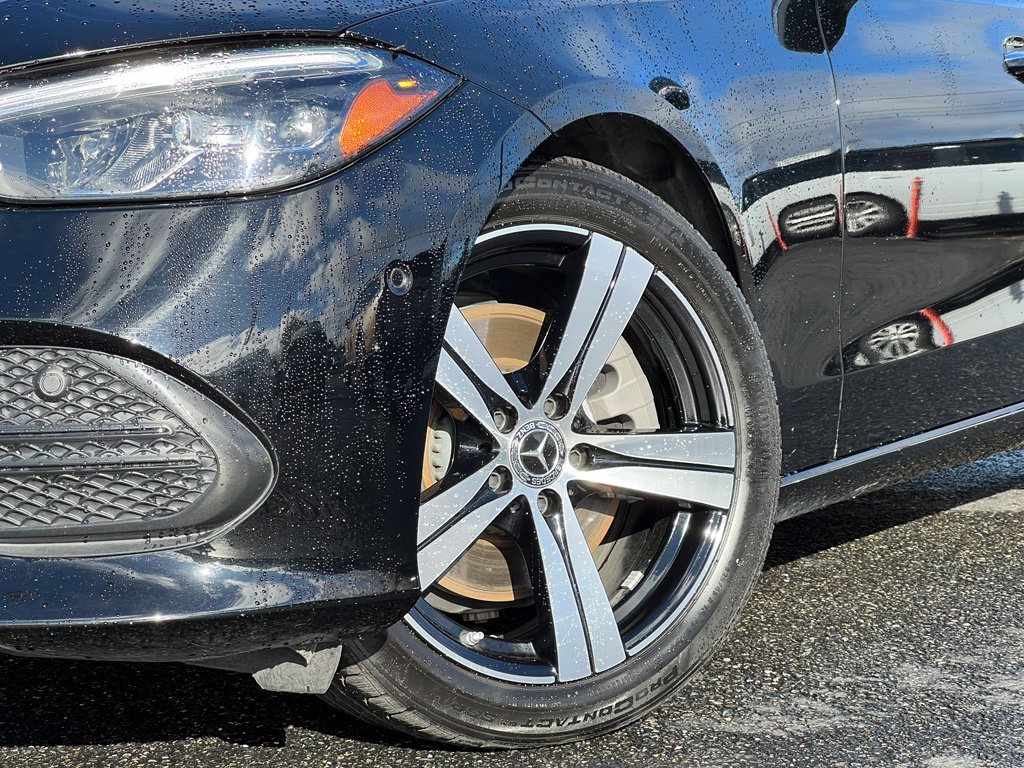 Used 2025 Mercedes-Benz C 300 4MATIC Sedan image 2