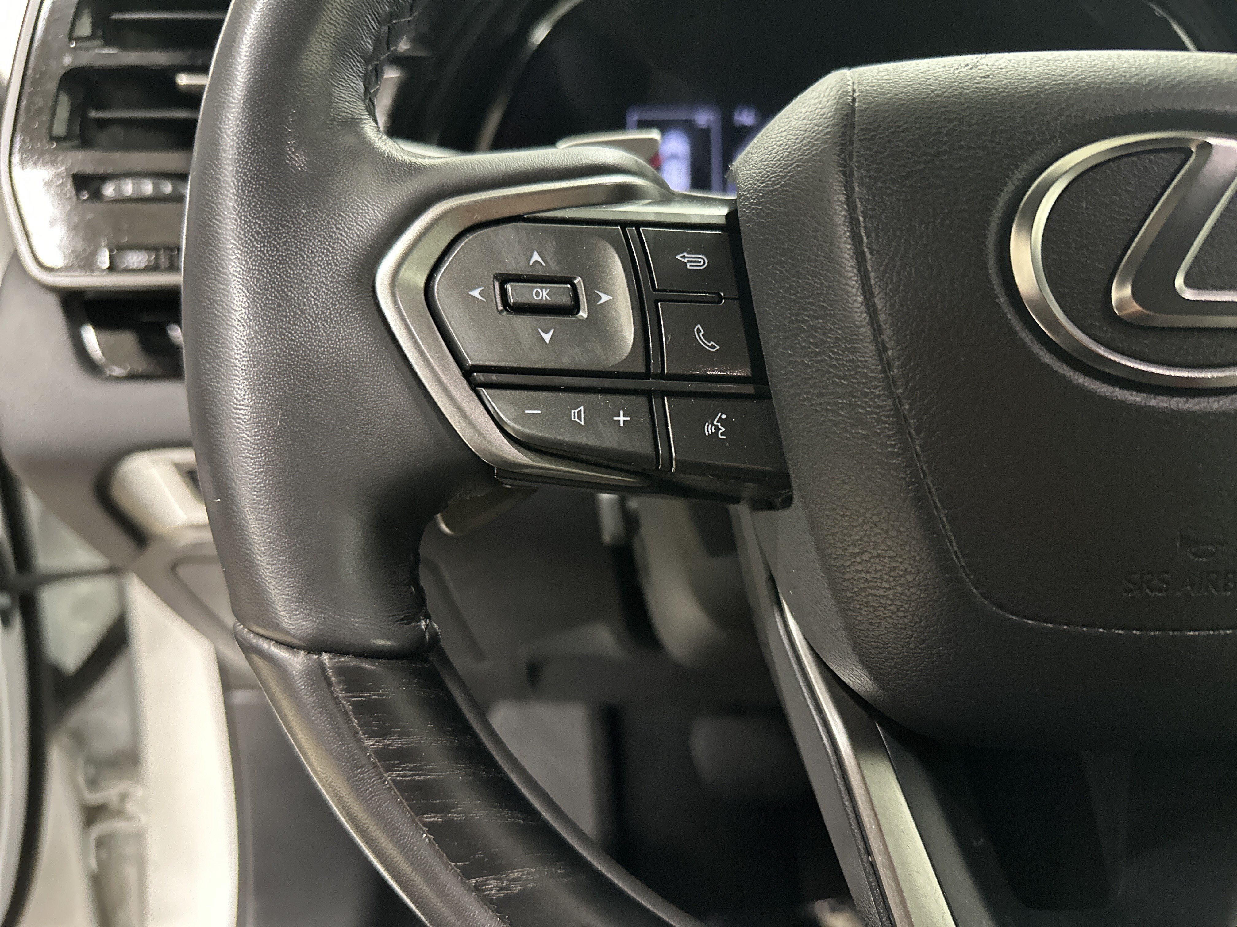 Certified 2024 Lexus RX 350 AWD w/ Premium Package w/ Convenience Package image 19