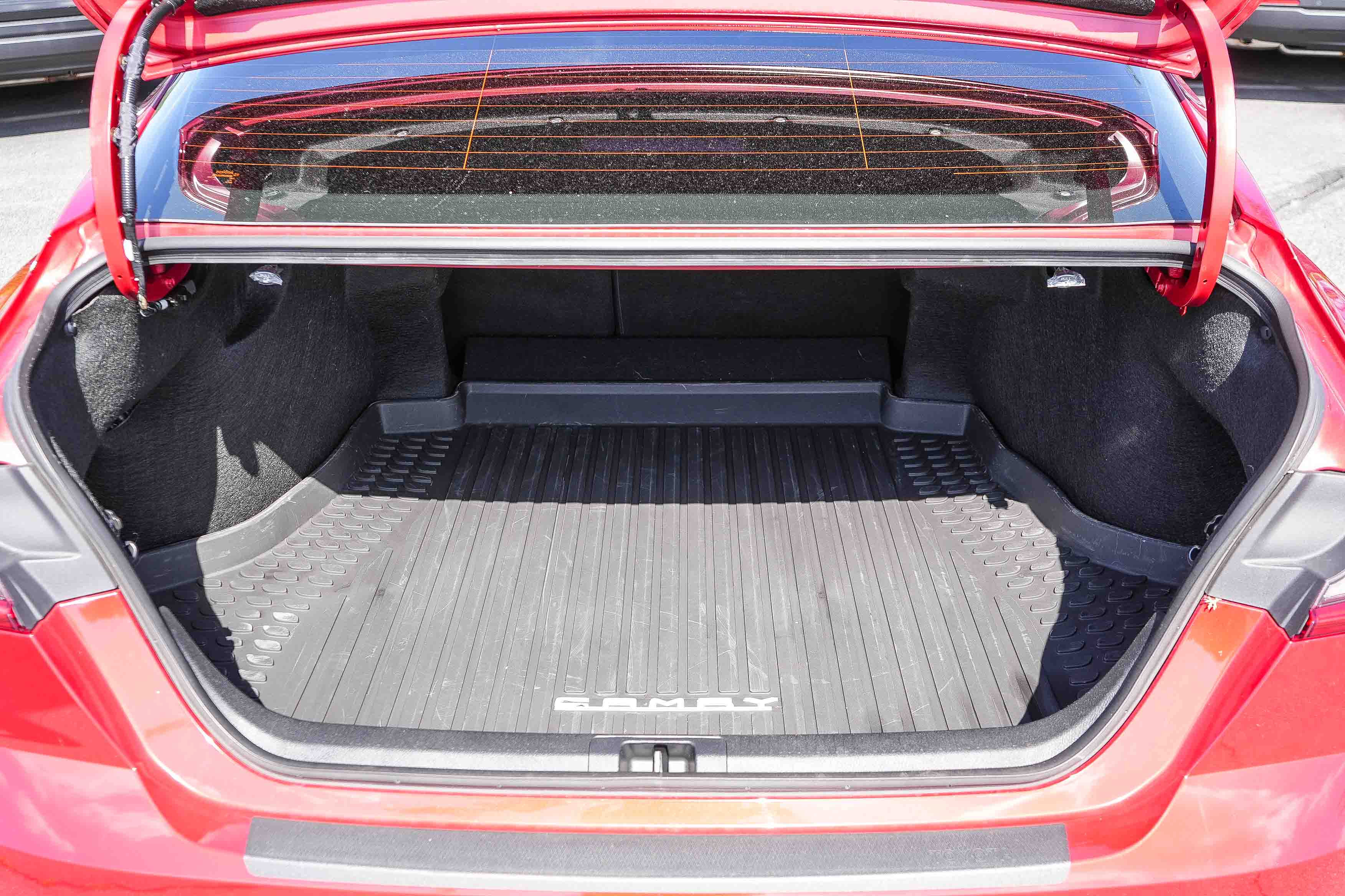 Used 2025 Toyota Camry SE FWD image 30