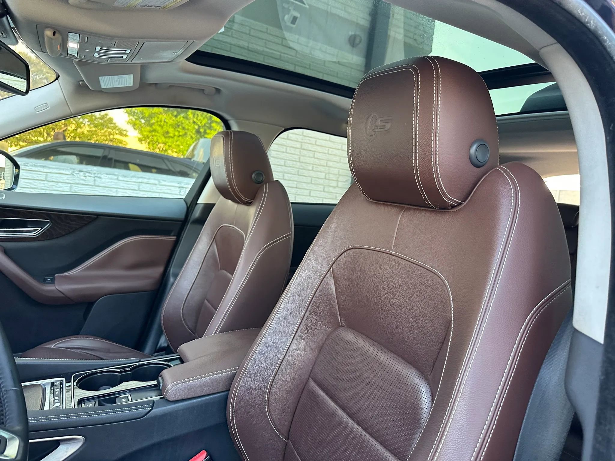 Used 2017 Jaguar F-PACE S AWD/4WD image 15