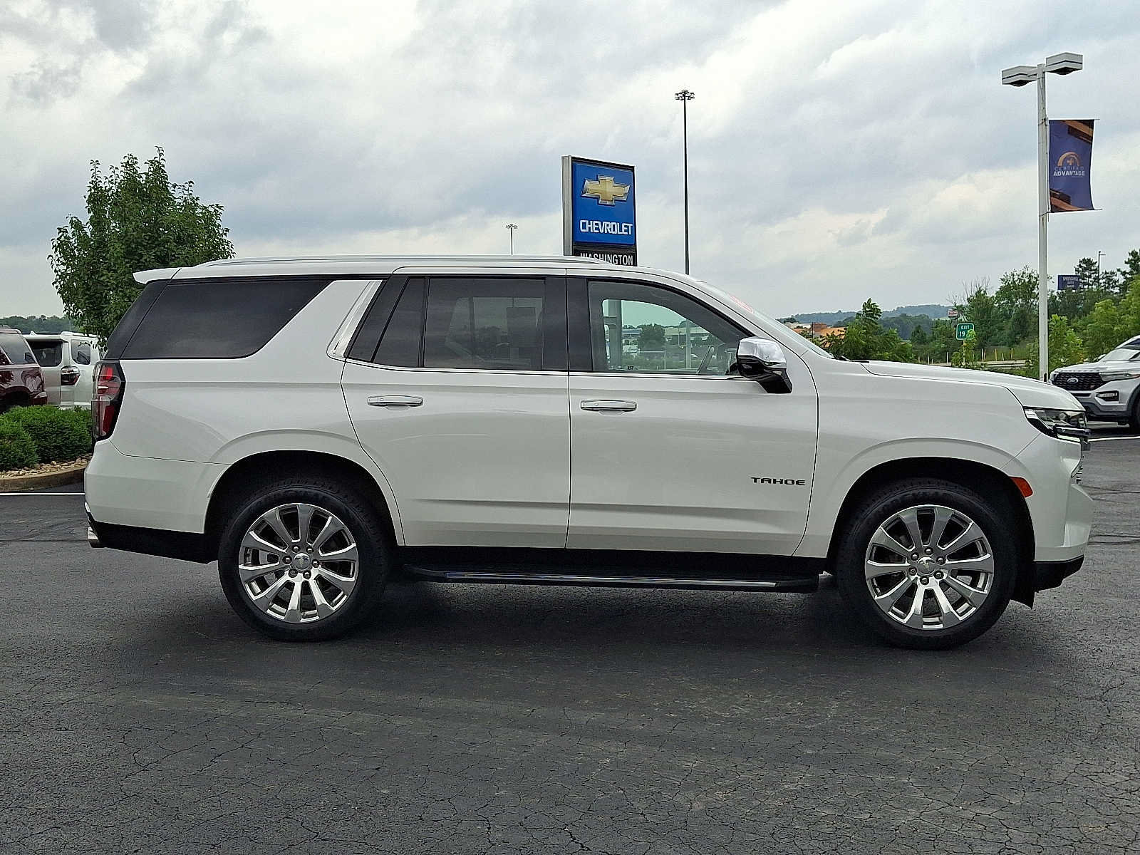 Used 2021 Chevrolet Tahoe Premier w/ Premium Package AWD/4WD image 7