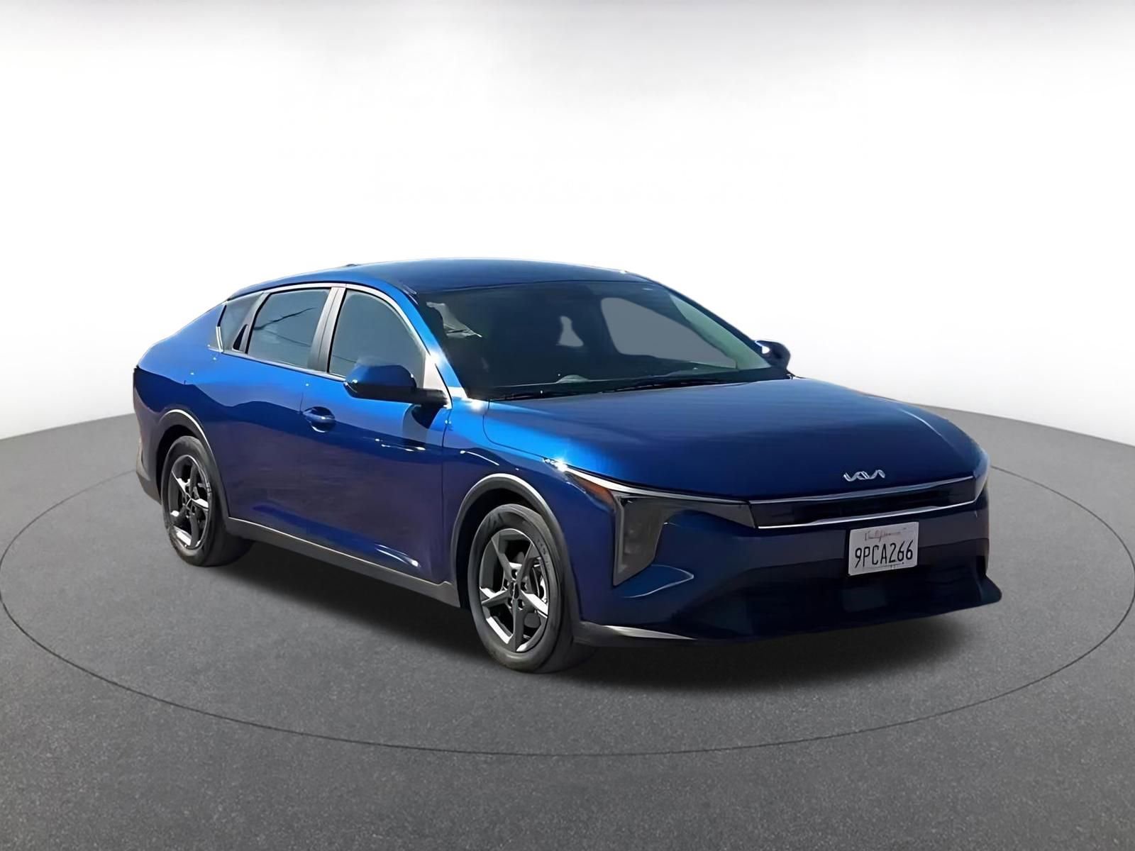 Used 2025 Kia K4 LXS image 3