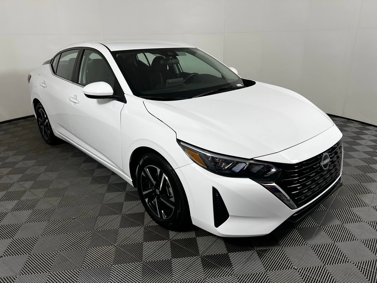 Used 2024 Nissan Sentra SV image 3