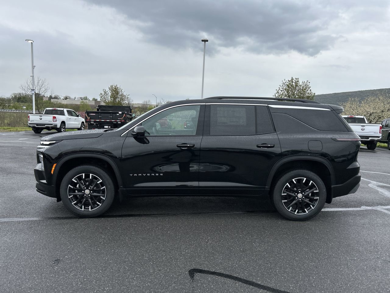 New 2026 Chevrolet Traverse LT w/ Sun and Wheel Package AWD/4WD image 4