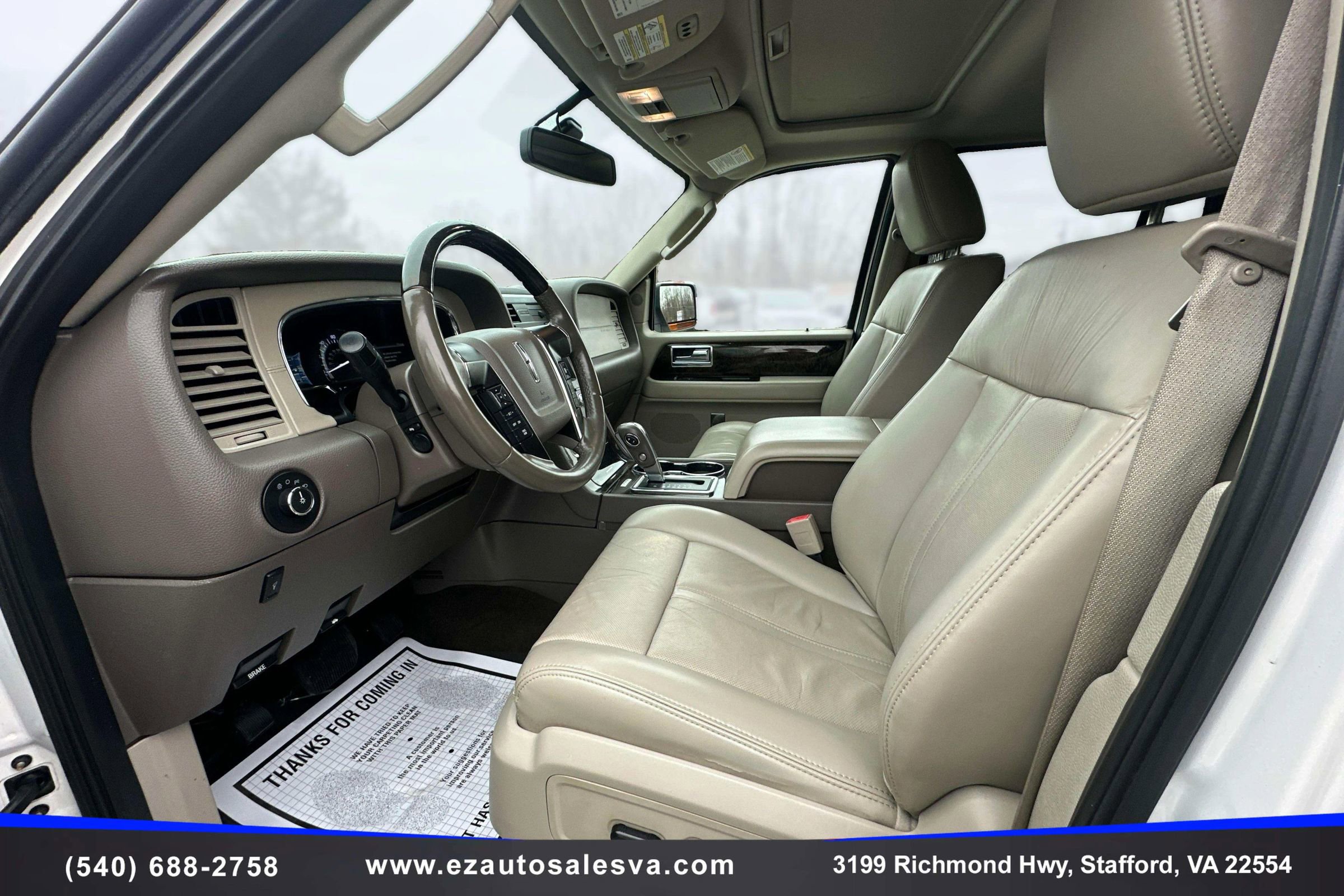 Used 2017 Lincoln Navigator Select image 12