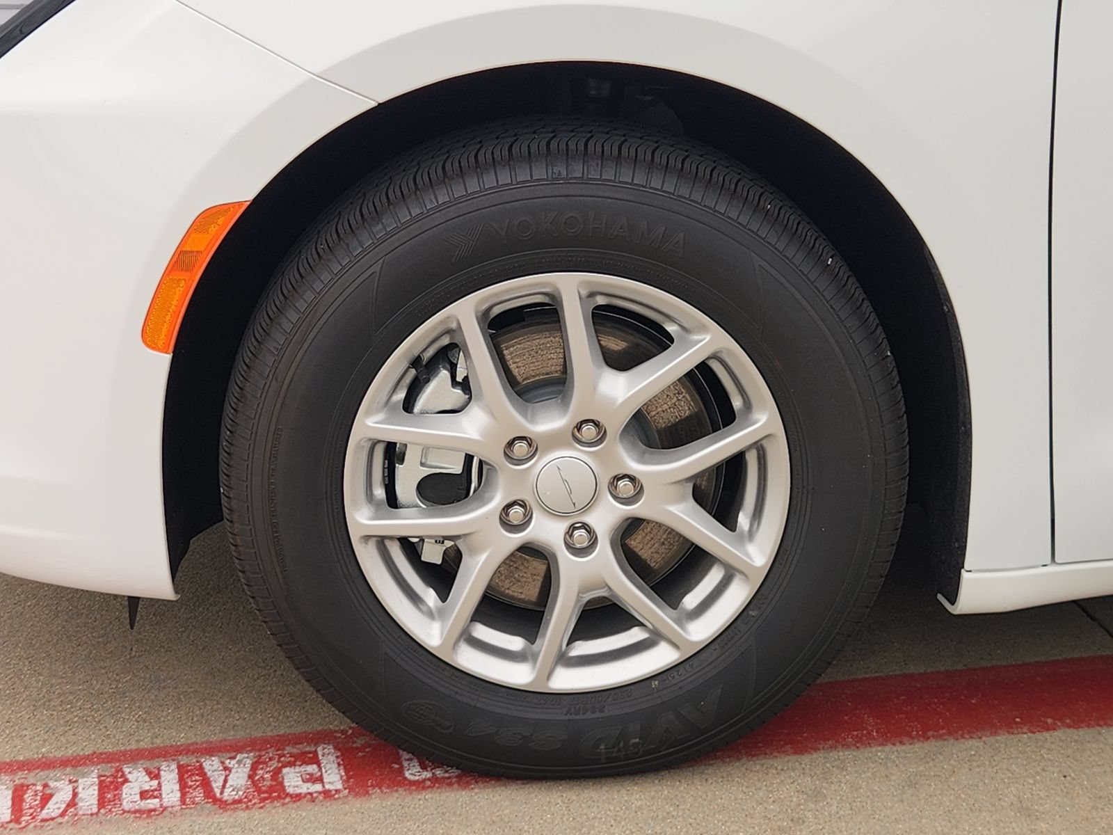 New 2027 Chrysler Pacifica Select FWD image 11