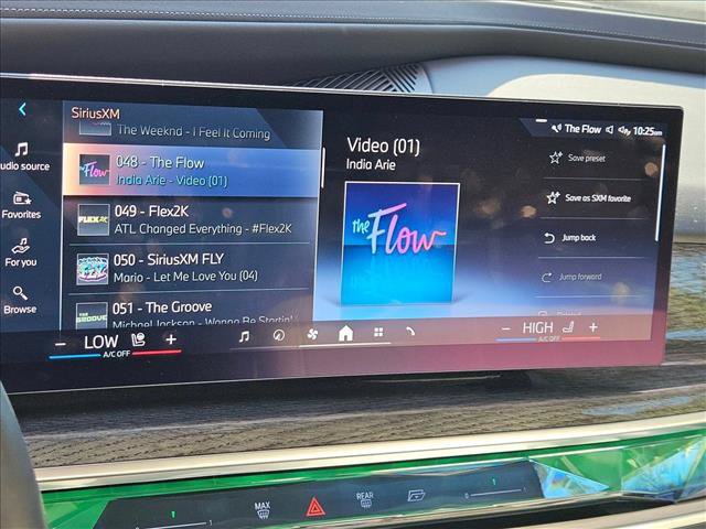 Used 2024 BMW i7 xDrive60 AWD/4WD image 13