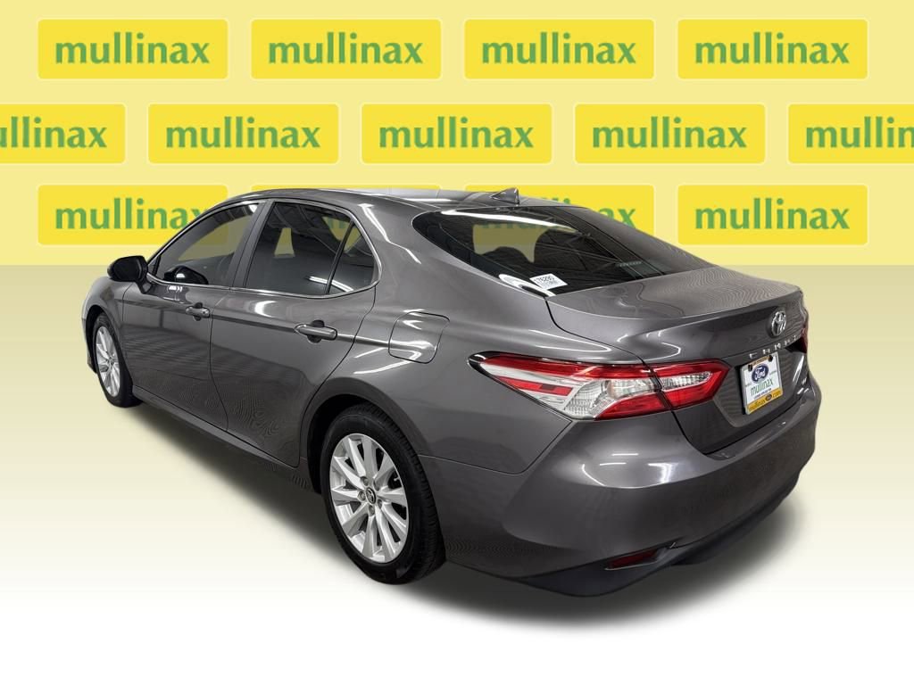 Used 2019 Toyota Camry L image 9
