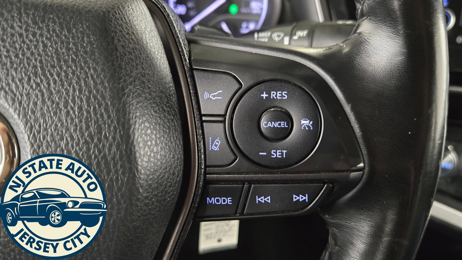 Used 2021 Toyota Camry SE FWD image 13