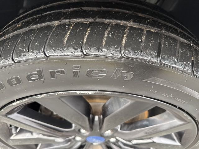 Used 2017 Ford Escape SE w/ SE Sport Appearance Package image 13