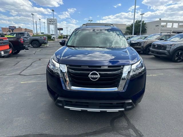 Used 2023 Nissan Pathfinder SL AWD/4WD image 4