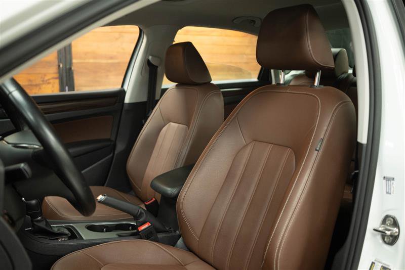 Used 2020 Volkswagen Passat 2.0T SEL image 10