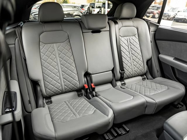 Used 2023 Audi SQ8 Premium Plus AWD/4WD image 31