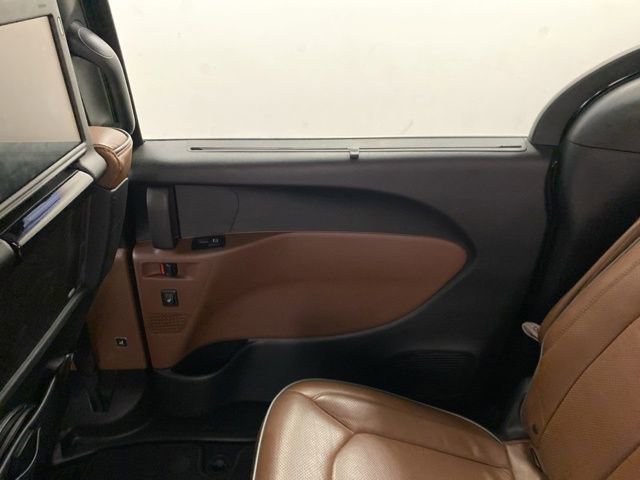Used 2017 Chrysler Pacifica Limited w/ UConnect Theater Package FWD image 31
