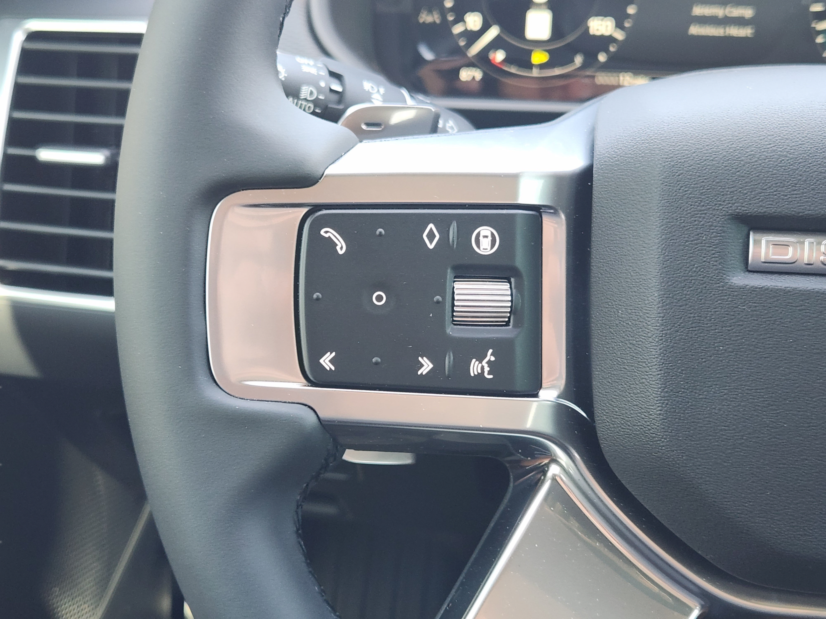 New 2026 Land Rover Discovery Dynamic SE AWD/4WD image 23