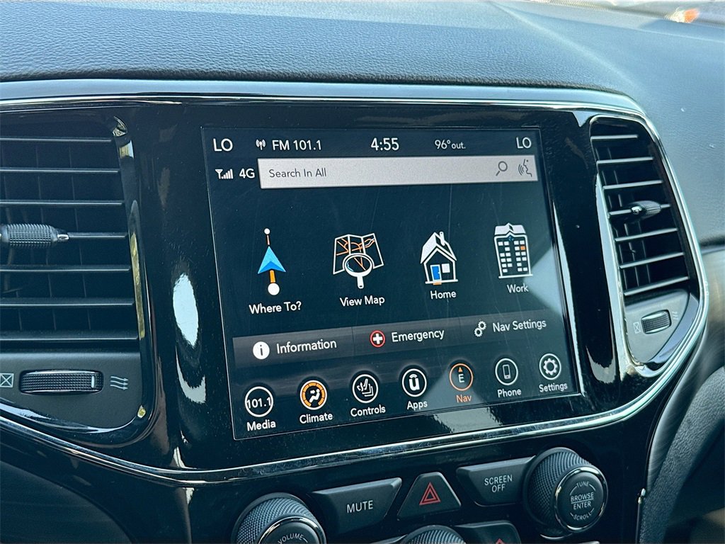 Used 2022 Jeep Grand Cherokee Laredo X image 13