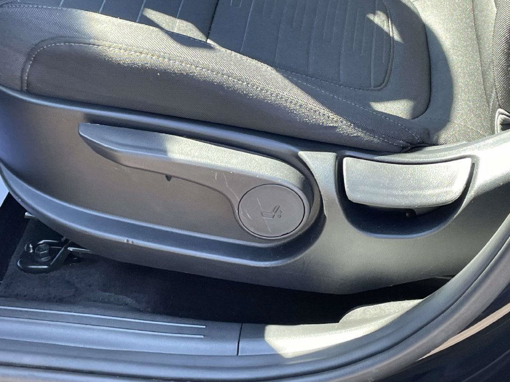 Certified 2025 Hyundai Santa Cruz SE FWD image 16