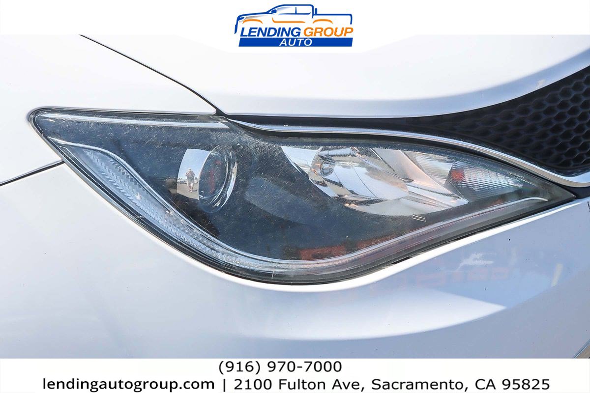 Used 2018 Chrysler Pacifica Touring-L Plus image 7