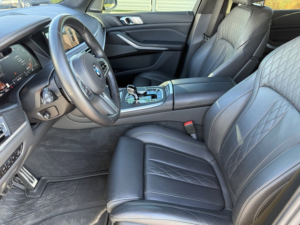 Used 2022 BMW X7 M50i image 18