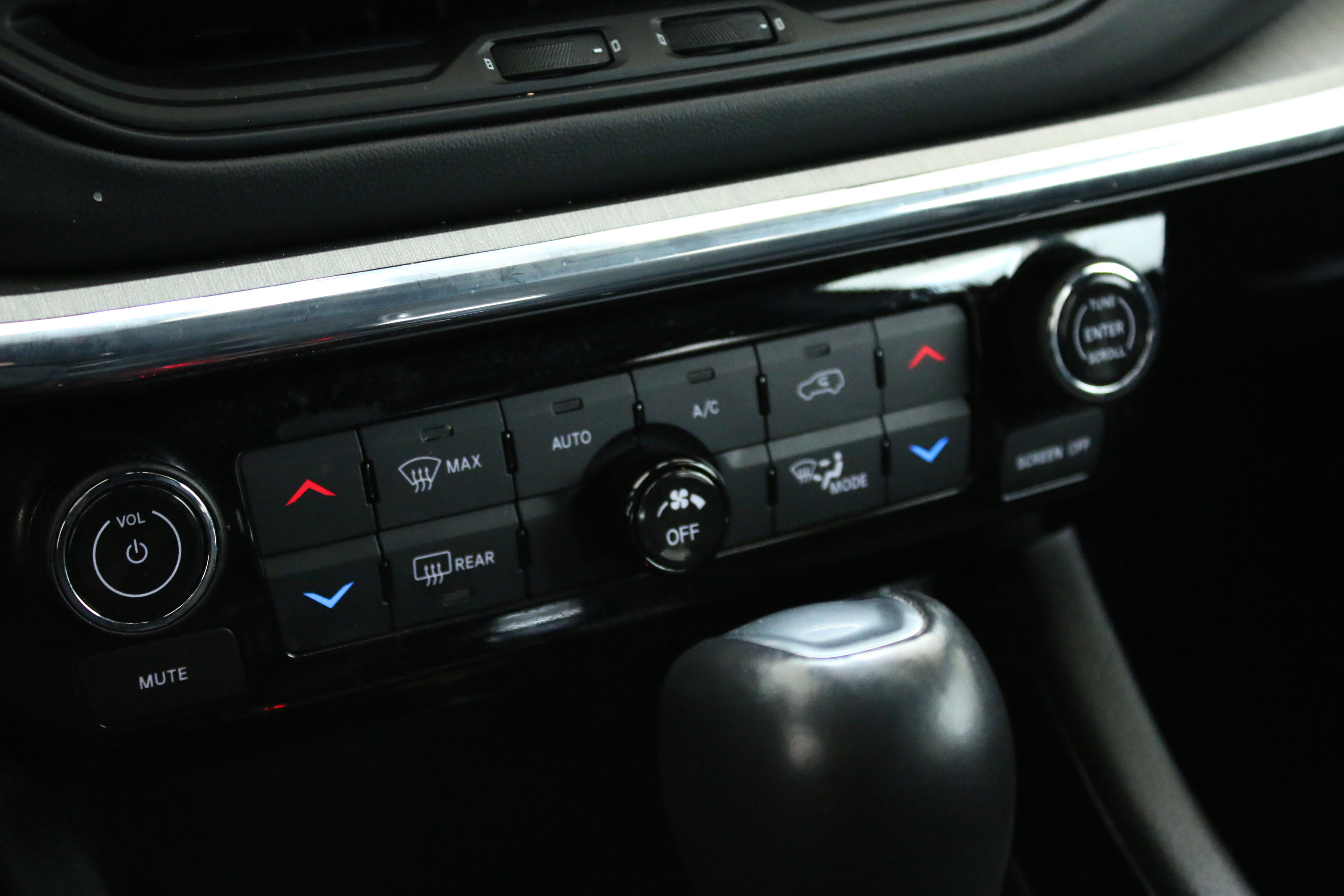 Used 2022 Jeep Compass Limited image 19