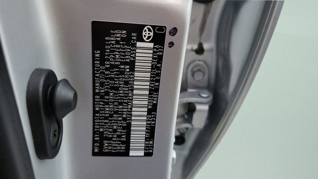 Used 2021 Toyota Corolla LE image 29