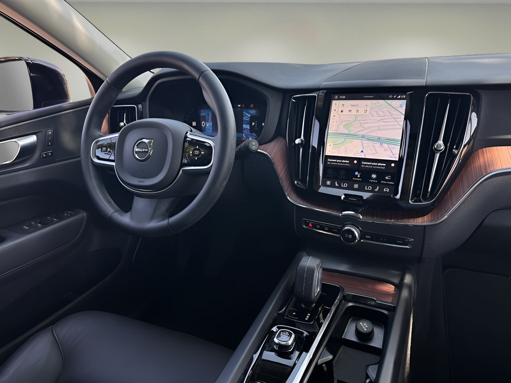 Used 2024 Volvo XC60 B5 Plus AWD/4WD image 7