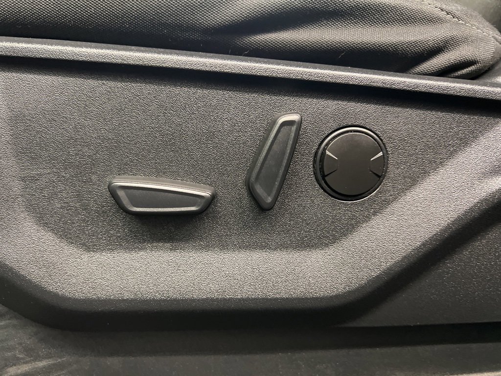 Certified 2022 Ford F150 XLT w/ Equipment Group 302A High image 26