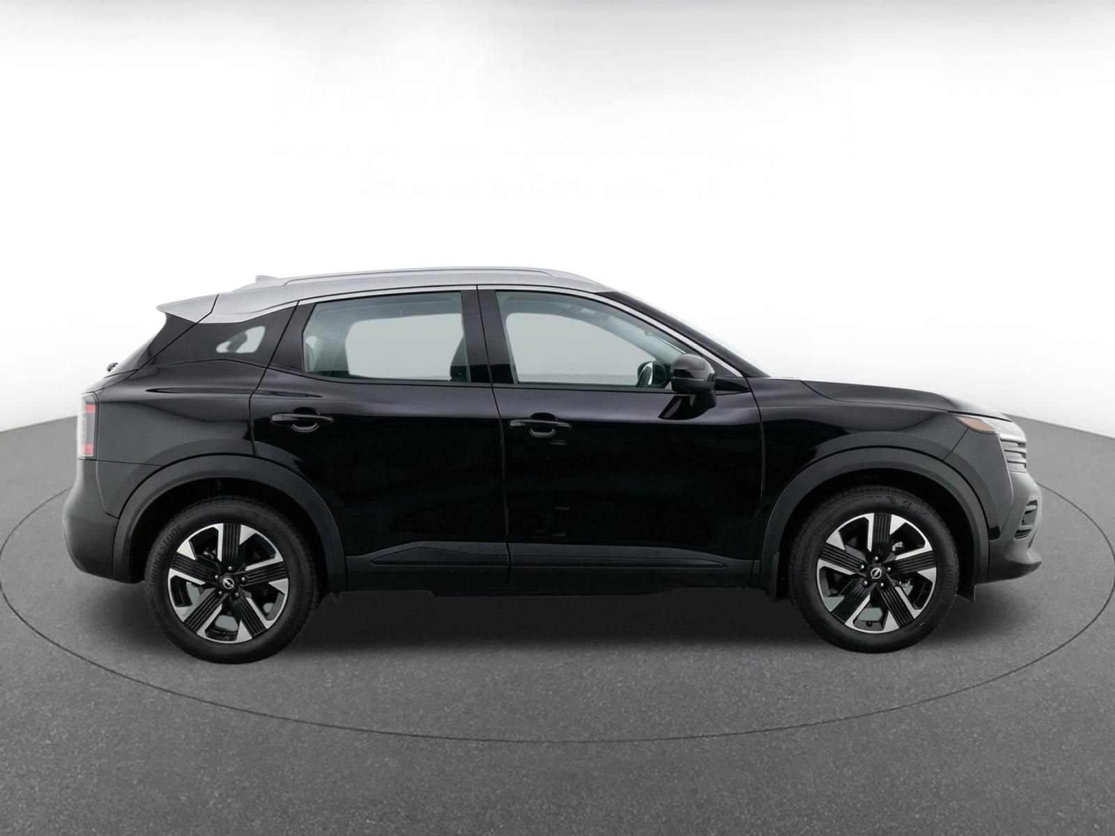 Used 2026 Nissan Kicks SV w/ Cold Weather Package AWD/4WD image 10