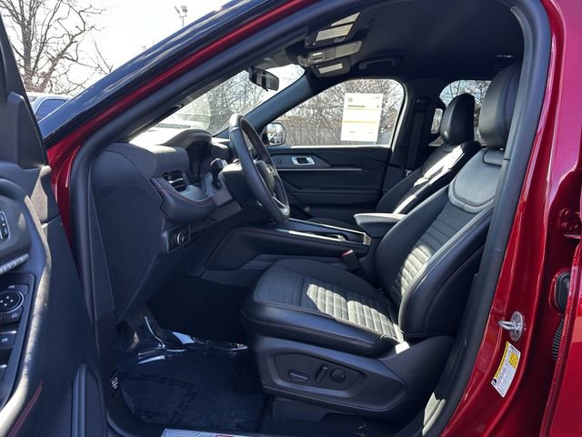 Certified 2025 Ford Explorer ST-Line w/ ST-Line Street Pack image 19